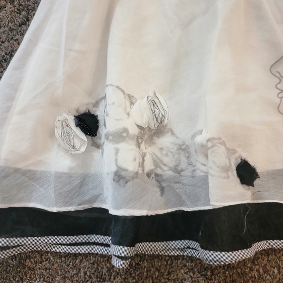 Girls Dress with Womens Face - Picture 8 of 9